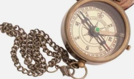 Brújula grabada de latón con cadena y estuche de cuero - mensaje “Soulmate” vintage miniatura 5