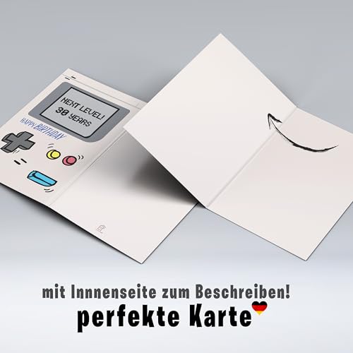 Lovely Cards Gameboy Karte - 30. Geburtstag Mann Frau – Geschenk Mann 30 Jahre – Geburtstagskarte Zocker – Geschenkidee 30 Jahre (A6) (30 Jahre) - Karte zum 30 Geburtstag Freund Freudin
