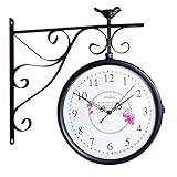 [Fácil de instalar]- Reloj de pared muda de hierro forjado, fácil de colgar de la pared de la sala de estar, el dormitorio o el jardín de porche, muy firmemente fijo. Este reloj de pared de dos lados requiere 2*baterías AA. (No incluido)