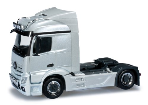 Preisvergleich Produktbild Herpa 159777 - Mercedes-Benz Actros Streamspace Zugmaschine mit Topleuchten, metallic