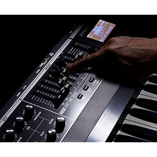 Roland V-COMBO VR-09-B Clavier de scène - Les Beatles, Paul McCartney, John Lennon, RIngo Starr, George Harrison Roland V-COMBO VR-09-B Clavier de scène – Image 6