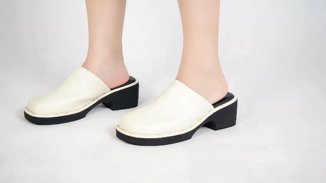 フラットシューズ [LOULOUSEOUL]Buckle Fur Flat Shoes- CREAM Shoes For Woman 2024 Black Women's Summer Footwear Luxury