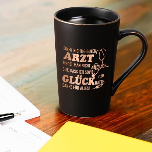 Joymaking Dankeschön Geschenke Arzt Tasse mit Spruch - Einen richtig guten Arzt findet man nicht alle Tage lustige Kaffetasse Geschenk für Ärzt, 400ml Schwarz