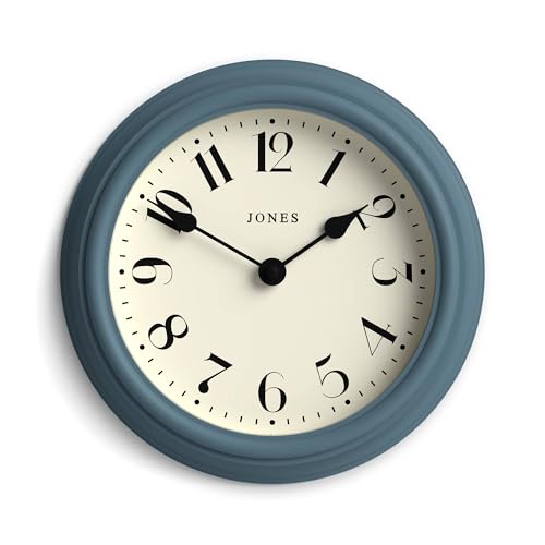 Bild: JONES CLOCKS� Frieze wanduhr | Kleine Elegante Klassische runde Uhr | 23 cm | Blau | H�bsches Design ideal f�r die K�che, das Wohnzimmer, das Schlafzimmer, gro�e oder kleine R�ume f�r 29,99 EUR bei amazon.de