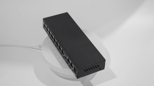 NETGEAR Switch di rete Gigabit a 8 porte (GS108) - Switch Ethernet - Splitter Ethernet - Plug