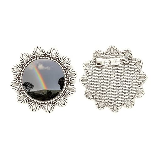Broche de plata con flores de arcoíris en tamaño medium para solapa