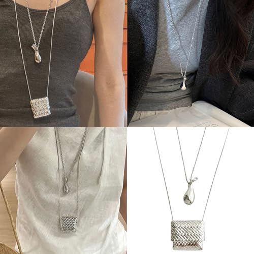 Collier pendentif bouteille d'eau : ajustez votre style du décontracté au chic