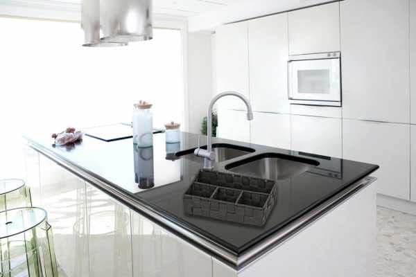 WENKO Adria Small Organizer placed on a kitchen island