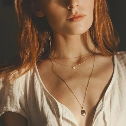 HONEYCAT Keepsake Locket Necklace in Gold, Rose Gold, or Silver | Minimalist, Delicate Jewelry4