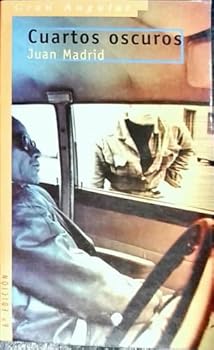 Paperback Cuartos oscuros [Spanish] Book