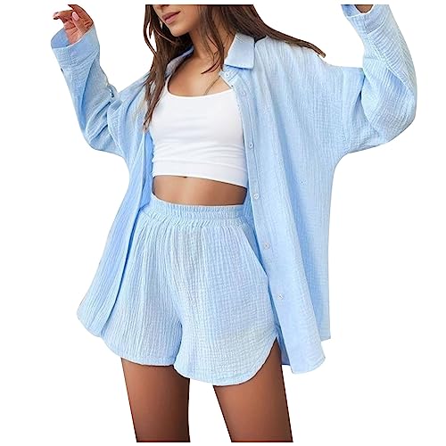 Chemise manches longues et short femme idéal pour un look décontracté chic en été