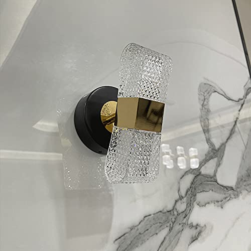 Lámpara de pared dorada para iluminar tu dormitorio con estilo 5