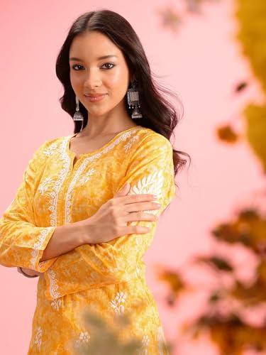 Image of Ada Women's Cotton Straight Fit Straight Hand Embroidered Lucknowi Chikankari Kurta Kurti A411378