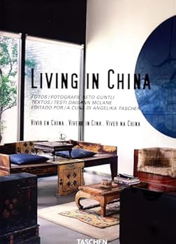 Hardcover Living in China (Italian, Spanish and Portuguese Edition) [Portuguese_Brazilian] Book