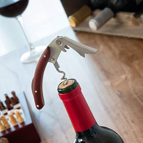 InnovaGoods® Juegos de accesorios para vino 2en1, elegante estuche con tablero de ajedrez, Incluye sacacorchos, tapón dosificador, 32 piezas de ajedrez, acabado en madera. - imagen 4