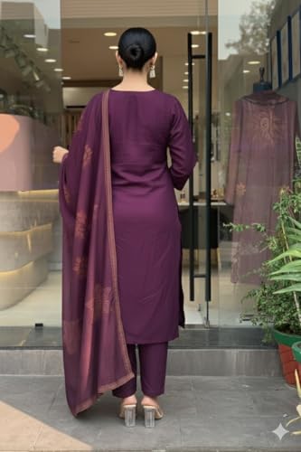 Image of LookMark Women's Silk Blend Kurta Set with Dupatta, Traditional Ethnic Wear