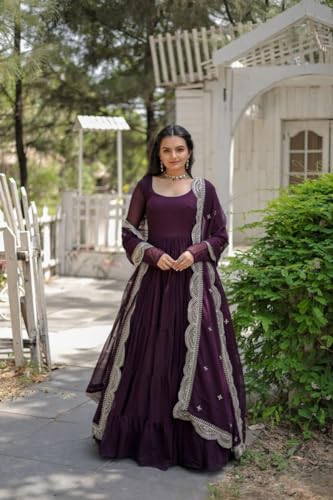 Image of Dresser Women's Embriodered Round Neck Flared Anarkali Kurta Set