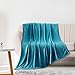 Produktbild Sunyana Kuscheldecke flauschig , Flanelldecke Sofadecke Weiche Gemütliche Plüsch, Decke Wohndecke mit Super weich, und bequem für Bett, Sofa und Zimmer 1.5*2M (See Blau)