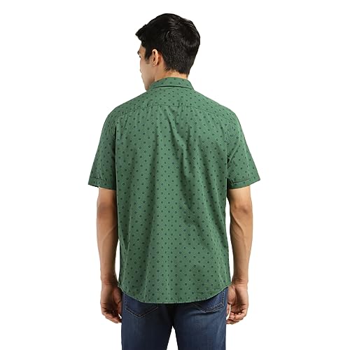 Image of Levi's Men's Solid Slim Fit Shirt