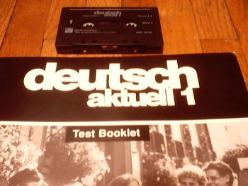 Paperback Deutsch Aktuell 1: Test Booklet Book