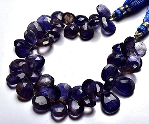 Iolite bleue facettée en poire pour créer un bijou d'anniversaire mémorable