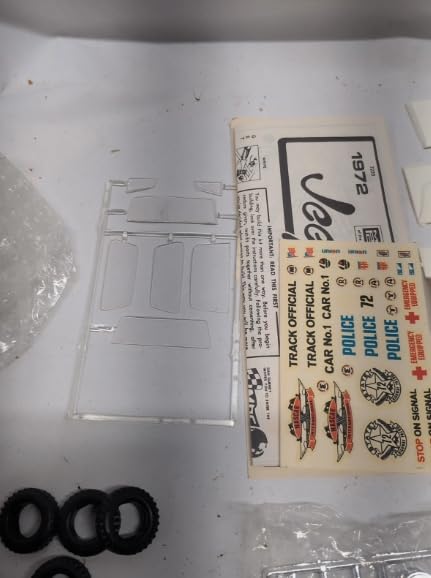 Modelo a escala 1:25 Jeepster Commando 1972 miniatura 4