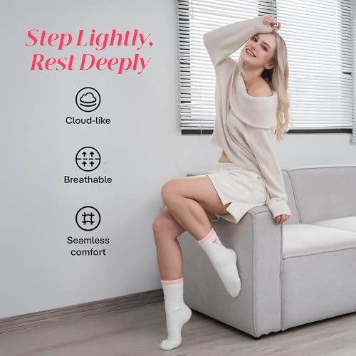 Image of COOLMATE Fuzzy Socks for Women Gift Box - Cozy Soft Cloud Socks for Spa Home, Mother's Day Gifts for Mom Grandma