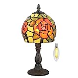 【Design unico】: grazie al suo design unico, non è solo un apparecchio di illuminazione, ma anche una meravigliosa arte decorativa. Ogni paralume in vetro colorato è unico, a causa della natura artigianale non esistono due lampade in stile Tiffany identiche, possono verificarsi lievi differenze quando si acquistano due dello stesso articolo. Il paralume in vetro colorato può mostrare diversi colori unici attraverso diverse lampadine colorate