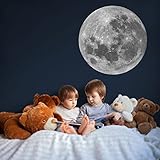 Tamaños disponibles: estos adhesivos para pared de luna están disponibles tanto en tamaño normal como grande. El tamaño normal mide 42 cm de diámetro, mientras que el tamaño grande mide 64 cm.