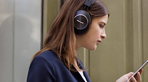 Pioneer ms7bt de K Audio Bluetooth Casque avec Fonction Mains Libres, Hi Res, NFC, Coussinets Ergonomique Noir - Les Beatles, Paul McCartney, John Lennon, RIngo Starr, George Harrison Pioneer ms7bt de K Audio Bluetooth Casque avec Fonction Mains Libres, Hi Res, NFC, Coussinets Ergonomique Noir – Image 3
