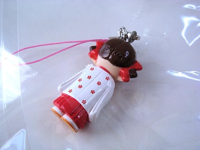 Amazon.co.jp: ペコちゃん ストラップ御守持ち : 家電＆カメラ