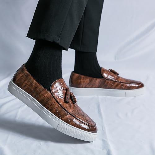 Image of Men's Pattern Leather Platform Slip On Tassel Loafers Comfortable Round Toe Low Top Non-Slip Casual Dress Shoes Flat Penny Loafer for Dating Business Party
