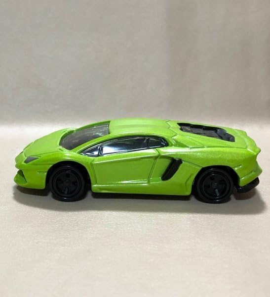 Amazon.co.jp: トミカ ランボルギーニ アヴェンタドール LP700-4