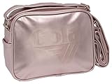 Mit dieser Gola Tasche strahlen Sie mit der Sonne um die Wette! In ihrem modernen Metallic-Look macht die Umhängetasche zu jedem Outfit etwas her und unterstützt Ihren Style. Sie bietet ausreichend Platz, um Ihre wichtigen Dinge zu verstauen. Maße: 24 x 18 x 8 cm