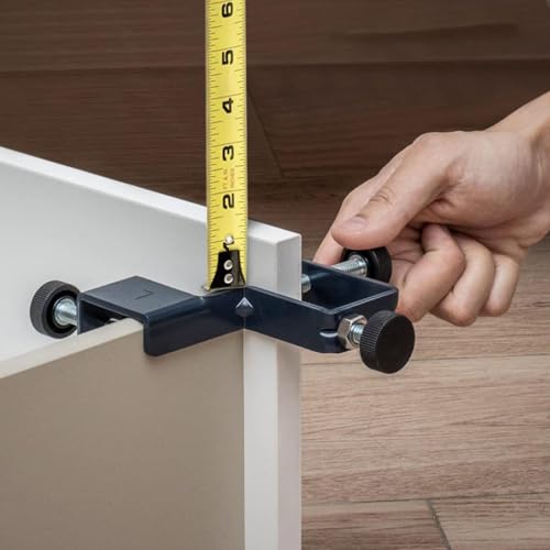 Fixation de façade de tiroir pour corriger les défauts d'alignement de placard