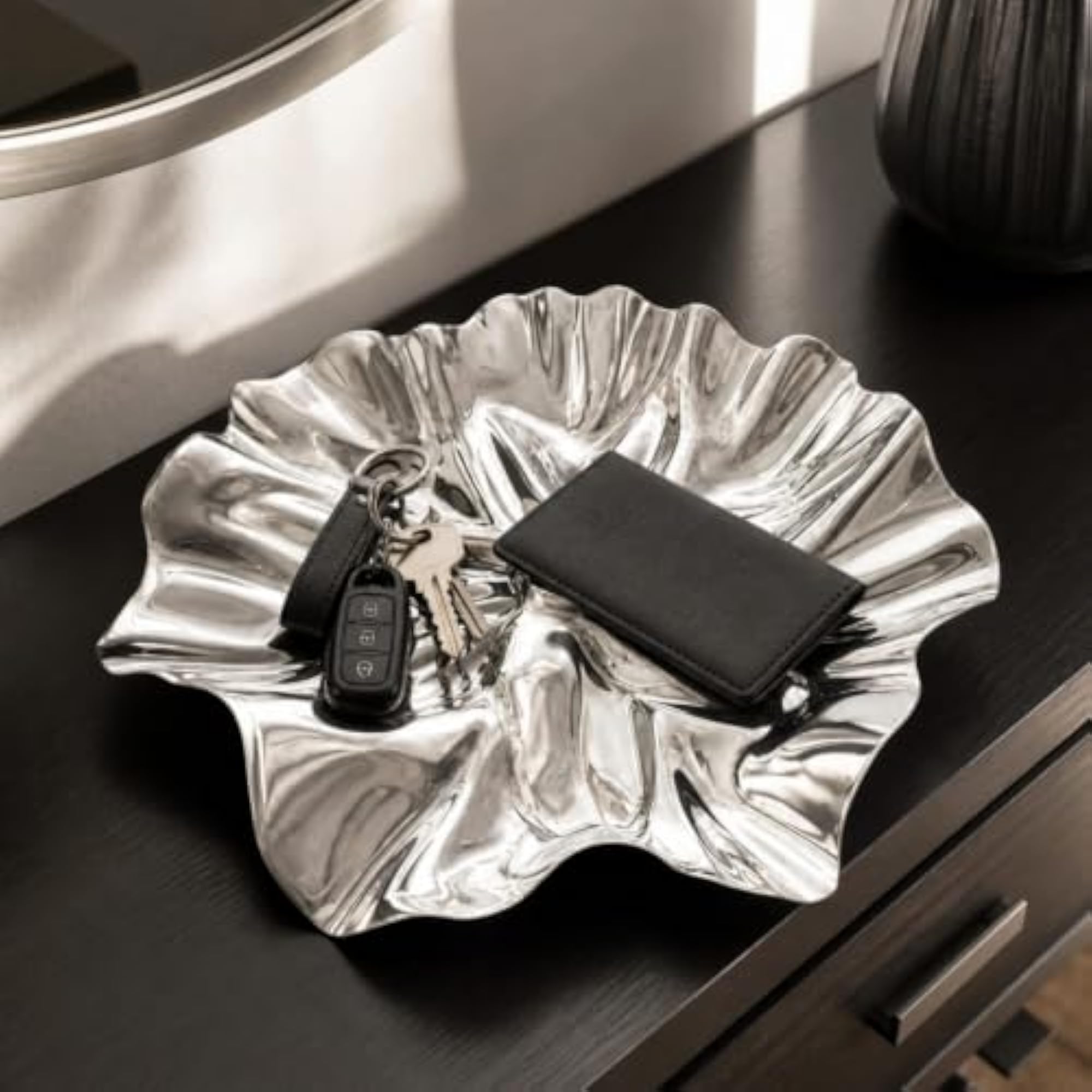 Hand-Polished Flower-Shaped Decorative Tray for Easy Cleaning