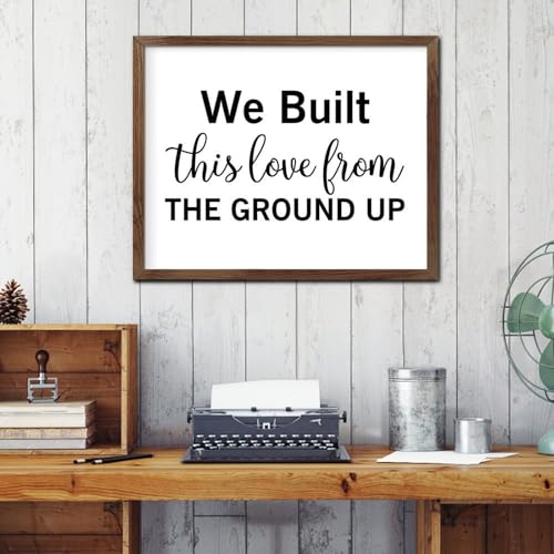 Décoration murale en bois avec dictons pour un salon chaleureux