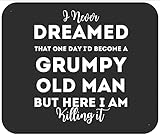 Taille idéale pour un usage quotidien : Mesurant 25 x 30 cm, ce Mouse Pad rectangulaire offre un espace généreux pour vos mouvements tout en restant suffisamment compact pour se glisser facilement dans votre sac. Idéal pour le bureau, la maison ou les voyages.