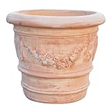 Macetas altas de interior y exterior – Elegantes, simples y de fabricación italiana, nuestras macetas grandes para exteriores, son piezas únicas y trabajadas completamente a mano con terracota toscana de alta calidad.