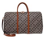 Mit dieser JOOP! Reisetasche können Sie schick und bestens ausgestattet auf die nächste kleinere Reise gehen. An den beiden Henkeln oder mit dem Schulterriemen Crossover, machen Sie mit der JOOP! Reisetasche stets eine tolle Figur. Überzeugen Sie sich selbst! Maße: 50 x 31 x 21 cm