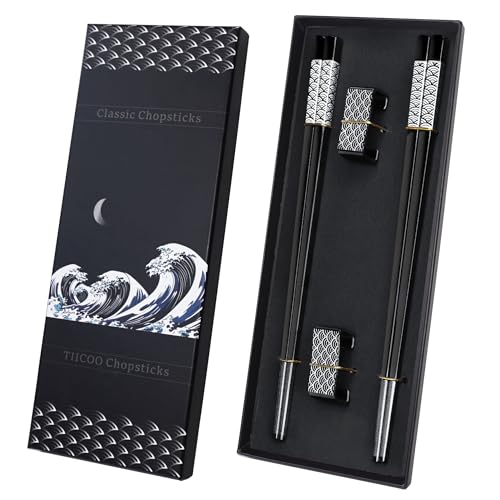TIICOO Bacchette in Acciaio Inossidabile Riutilizzabili 2 Paia di Bacchette con Supporto, Set Regalo di Bacchette Leggere in Stile Giapponese Lavabili in Lavastoviglie (Nero)