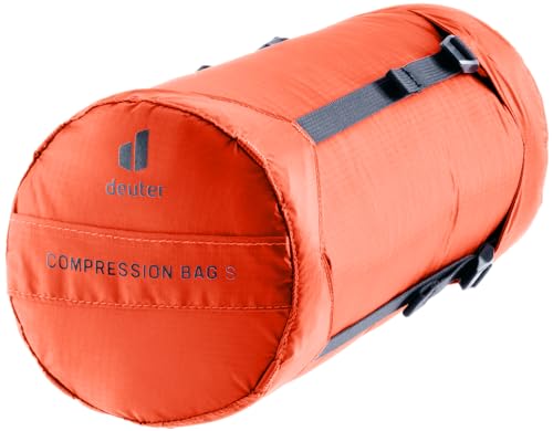 Housse de compression deuter S pour ranger un sac de couchage en randonnée bativac