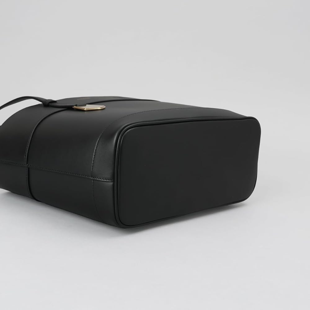 Amazon | [FERRAGAMO] [フェラガモ]トートバッグ ブラック NERO 216797