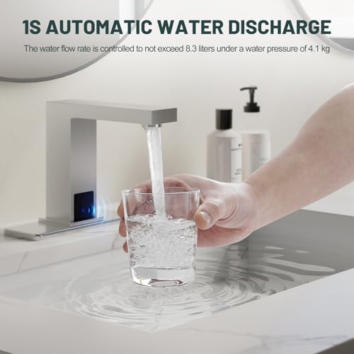 Grifo con sensor de movimiento para renovar el lavabo de un baño familiar 6