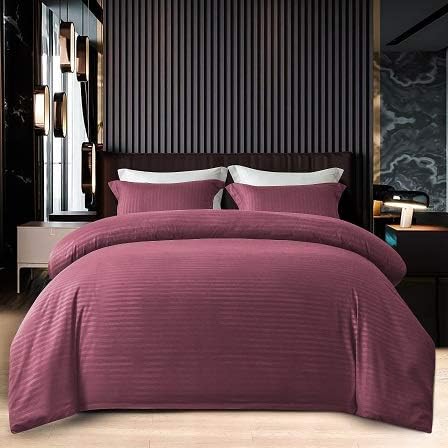 JÁCLER Full Size 3 Piece Duvet Cover Set - Duvet Cover with 2 Pillow Shams -Extra Soft -Easy Fit -Breathable, Wrinkle Free, Fade, Stain Resistant, - Zipper Closure - Stripe Burgundy