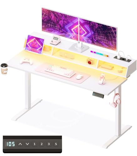 OffiGo Mesa Gaming, 140cm Escritorio Elevable con LED RGB y Enchufes, Electrico Mesa Regulable Altura con 3 Espacios Abiertos, Portavasos y Gancho para Auriculares, Fibra de Carbono, Blanco