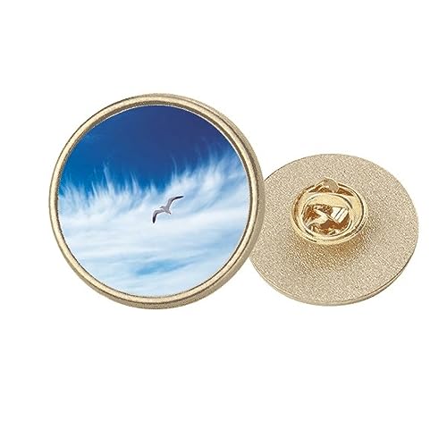 Broche dorée Art déco bleu ciel, un bijou d'oiseaux et nuages d'exception