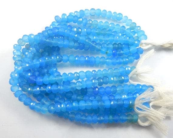 Perles en calcédoine ronde facettée à offrir en cadeau à un passionné d'artisanat d'art