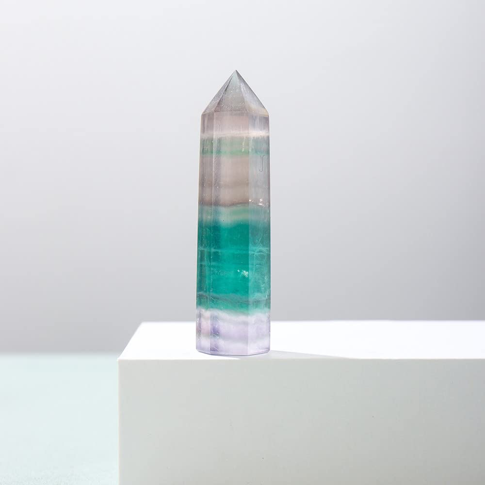 Fluorite verte cristal rayé pour harmoniser votre espace de travail et bureau
