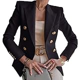 Kombinieren Sie Ihren Look mit einem raffinierten Hemd, Jeans und Absätzen, um Ihr Outfit zu vervollständigen.